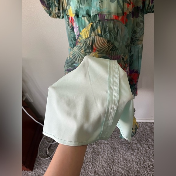 AlexMarie Tiered Simone Floral Long Sleeve Tie Waist VNeck Dress Women’s Size 6P - Picture 8 of 16